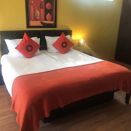 Haus Holzapfel Hotel Beaufort West Eksteriør billede