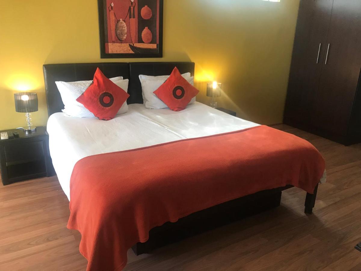Haus Holzapfel Hotel Beaufort West Eksteriør billede