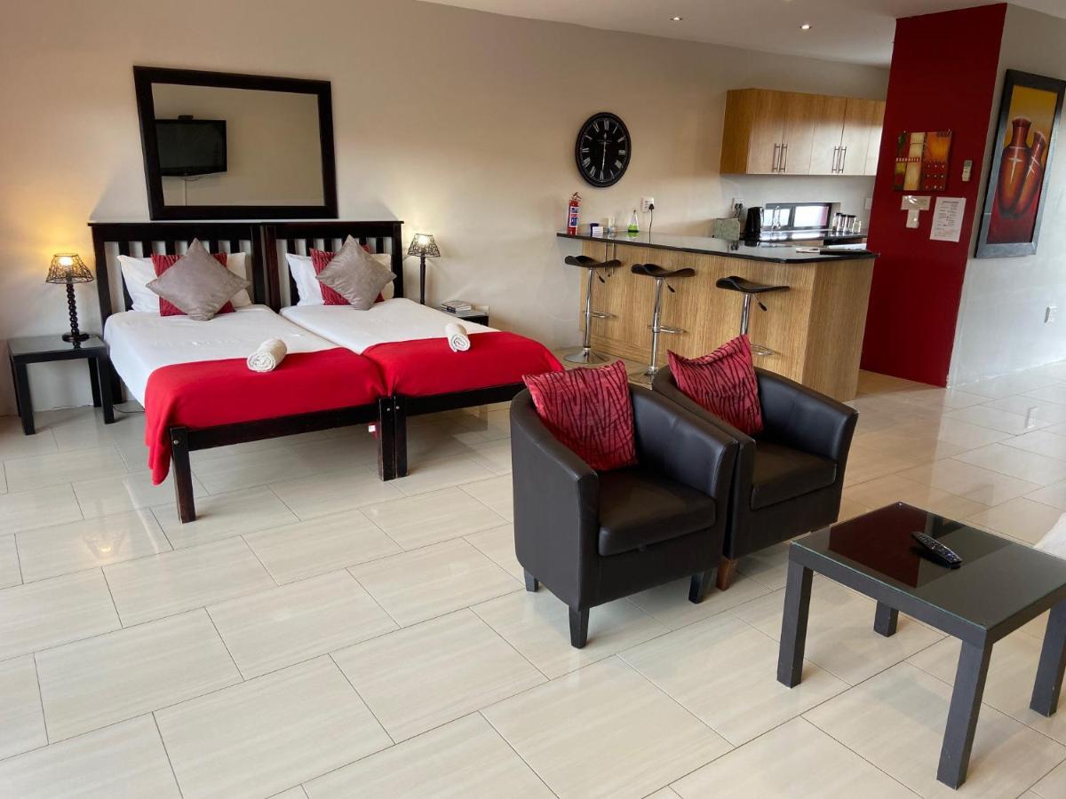 Haus Holzapfel Hotel Beaufort West Eksteriør billede